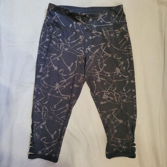 Athletic Works medium 7-8 girls black paint splatter dri fit capri calf keyhole - Picture 1 of 5